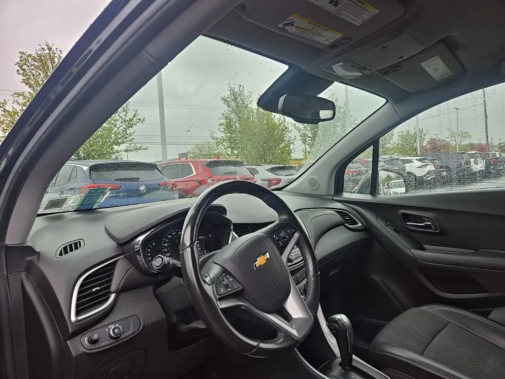 Used 2019 Chevrolet Trax LT with VIN KL7CJPSB2KB899658 for sale in Williamsville, NY