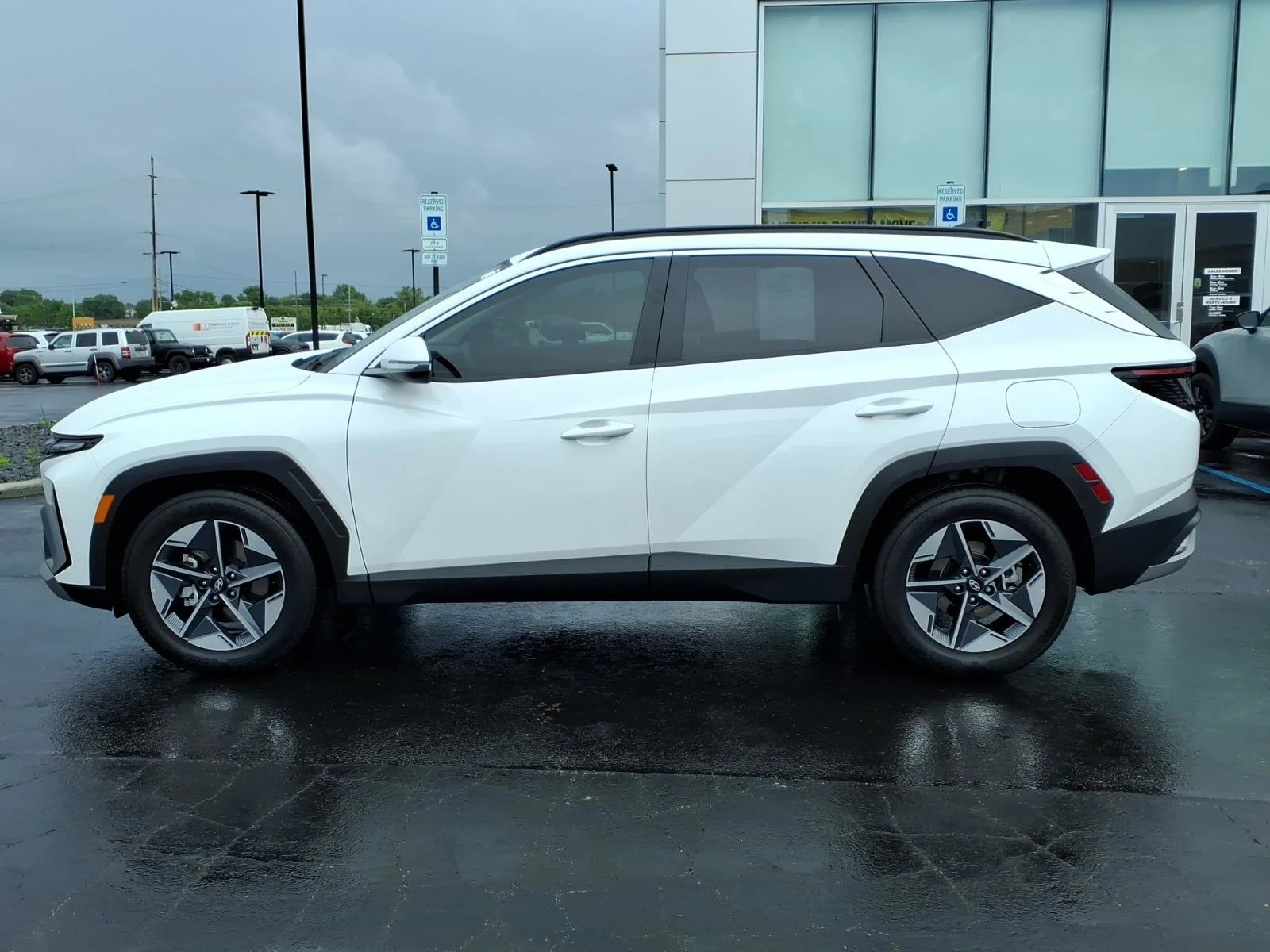 Used 2025 Serenity White Pearl Hyundai SEL Convenience image 4