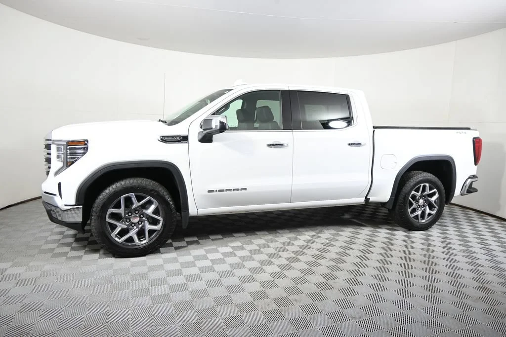 Used 2022 GMC Sierra 1500 SLT with VIN 1GTUUDEDXNZ624769 for sale in Forest Lake, Minnesota