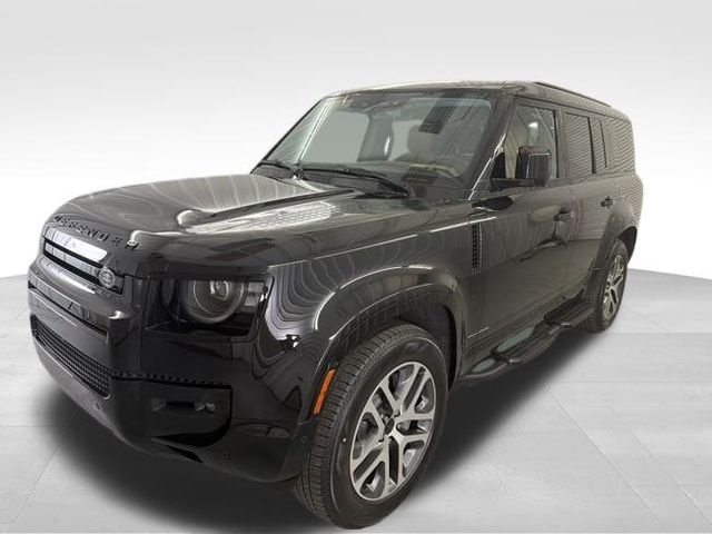 2026 Land Rover Defender 130 X-Dynamic SE P400's photo