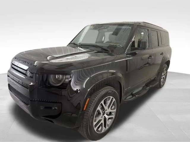 2026 Land Rover Defender 130 X-Dynamic SE P400's photo