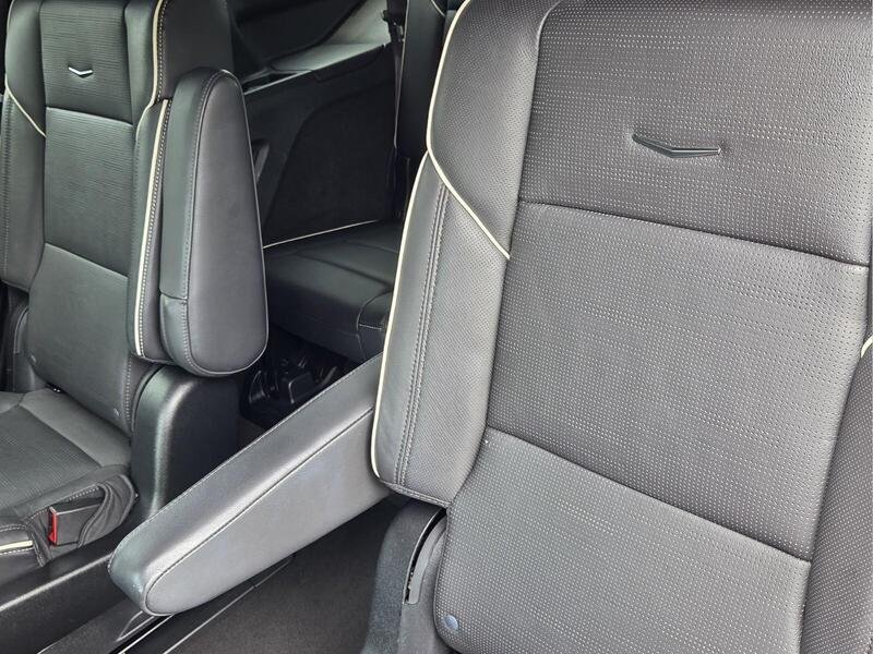 Used 2023 Galactic Gray CADILLAC 4WD 4DR PREMIUM LUXURY image 17