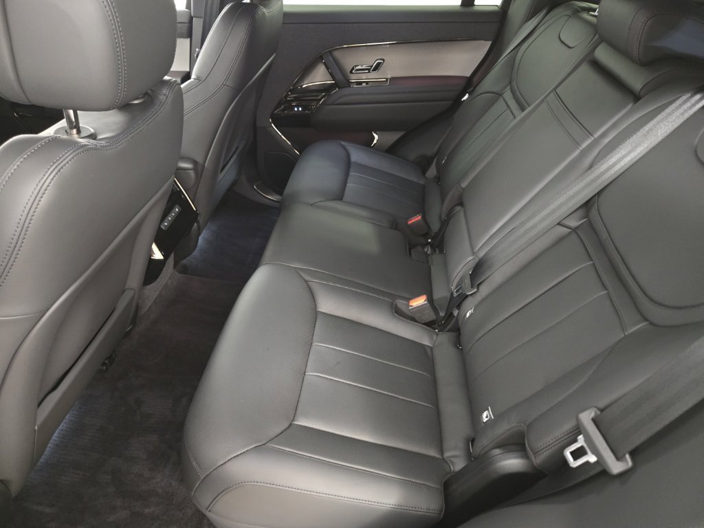 Certified Used 2025 Fuji White Land Rover P360 SE image 19