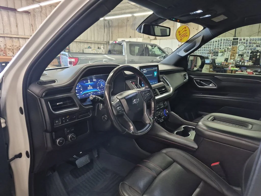 Used 2022 Iridescent Pearl Tricoat Chevrolet RST image 13