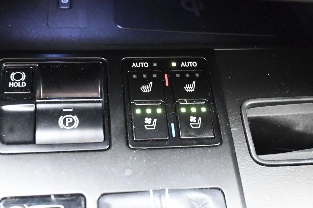Used 2022 Black Lexus 350 image 17