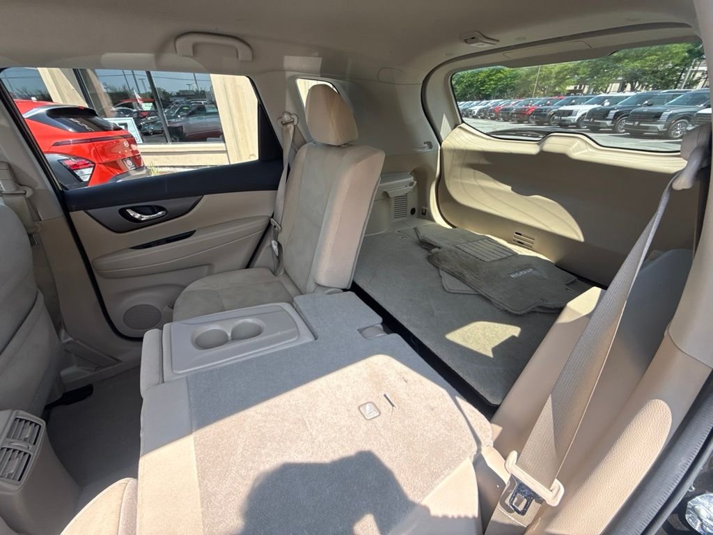 Used 2014 Black Nissan SV image 27