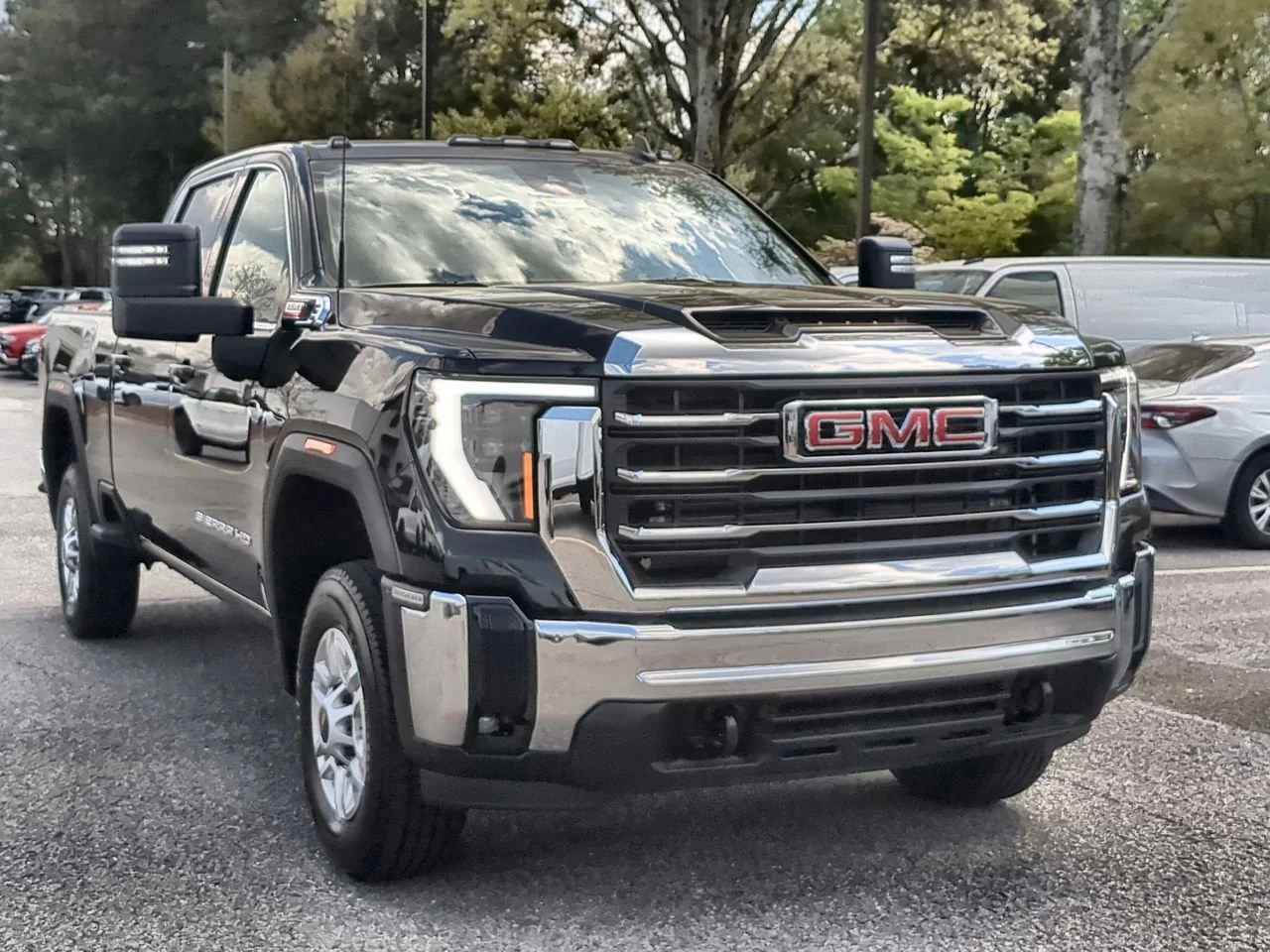 New 2026 Onyx Black GMC SLE image 2
