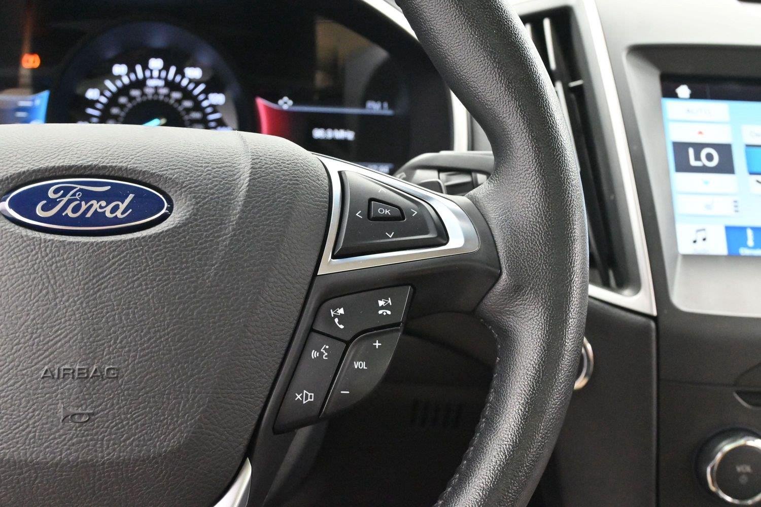 Used 2017 White Platinum Metallic Tri-Coat Ford SEL image 16