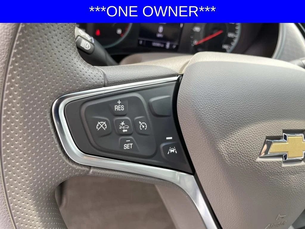 Used 2025 Summit White Chevrolet 1LT image 21