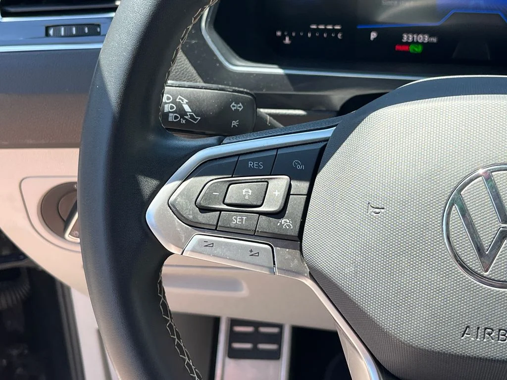 Used 2023 Black Volkswagen 2.0T SE R-Line Black image 12