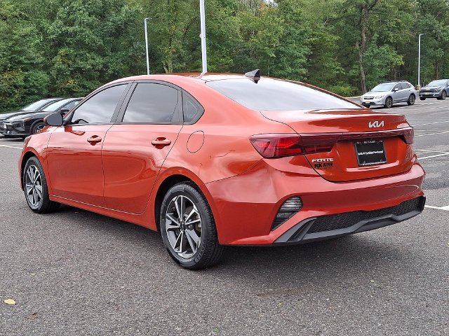 Used 2022 Red Kia LXS image 5