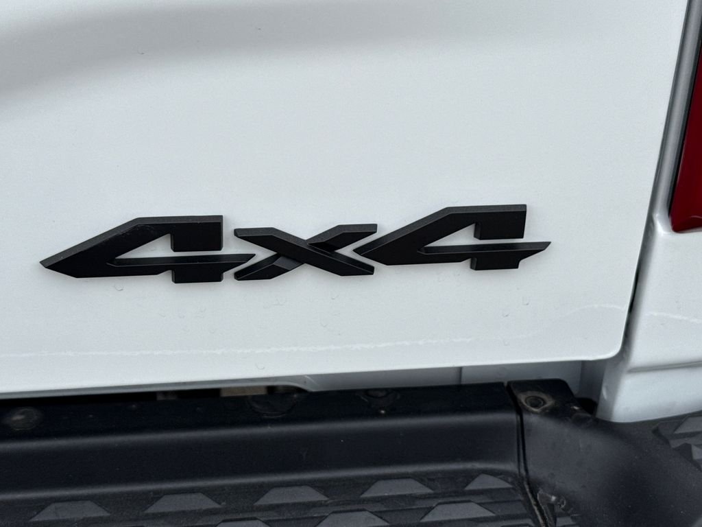 New 2026 Bright White Clear-Coat Exterior Paint RAM Laramie image 11