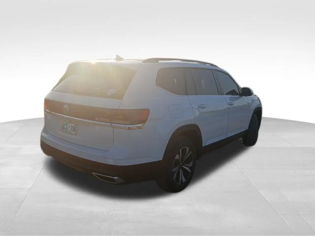 Used 2024 White Volkswagen 2.0T SE image 3
