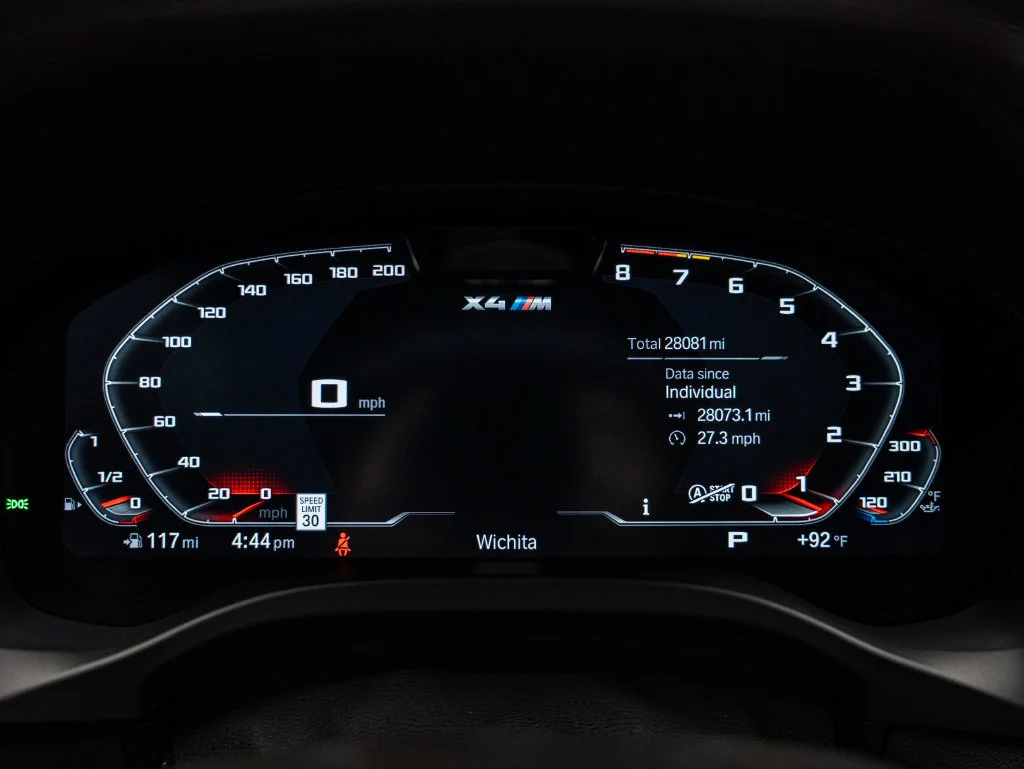 Used 2024 Alpine White BMW  image 32
