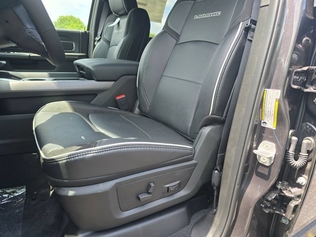 New 2026 Granite Crystal Metallic Clear-Coat Exterior Paint RAM Laramie image 6