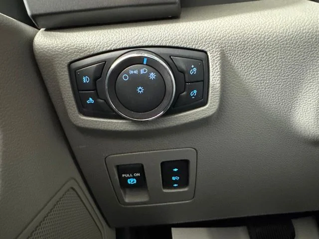 Used 2019 Oxford White Ford XLT image 19