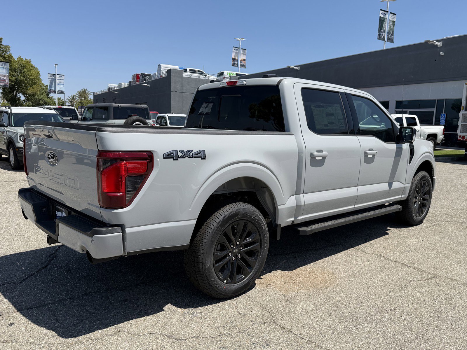 New 2026 Avalanche Ford XLT image 6