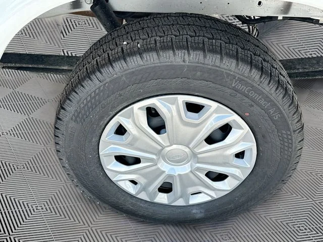 New 2024 Oxford White Ford Base image 17