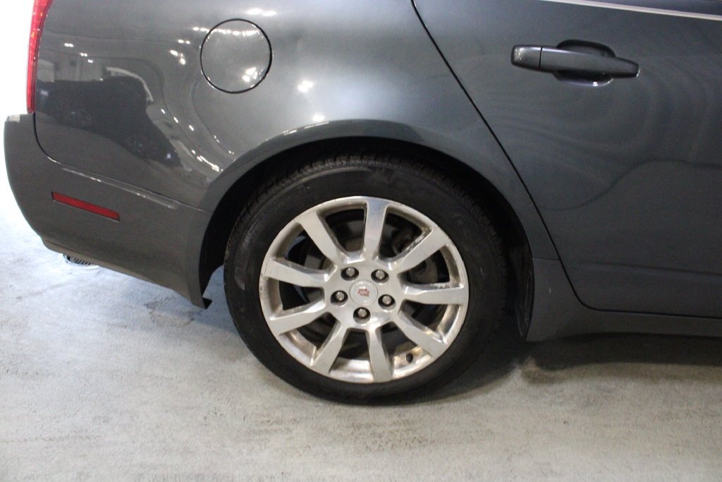 Used 2009 Thunder Gray ChromaFlair Cadillac Base image 26