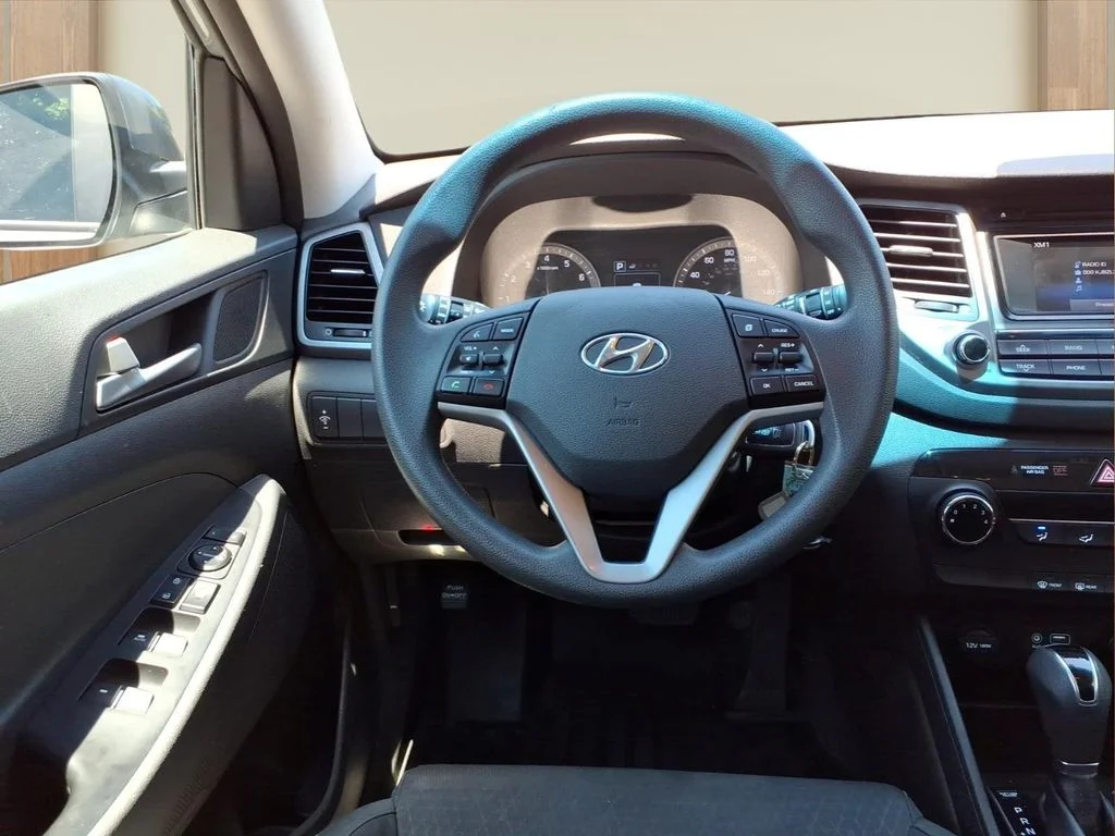 Used 2017 Gray Hyundai SE image 22