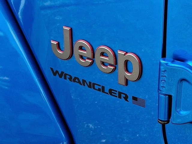 Certified Used 2025 Blue Jeep Rubicon image 28