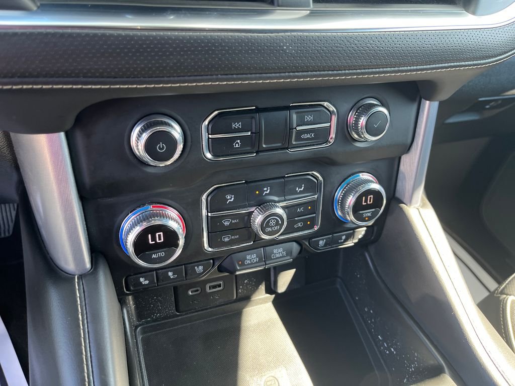 Used 2022 White GMC SLT image 20