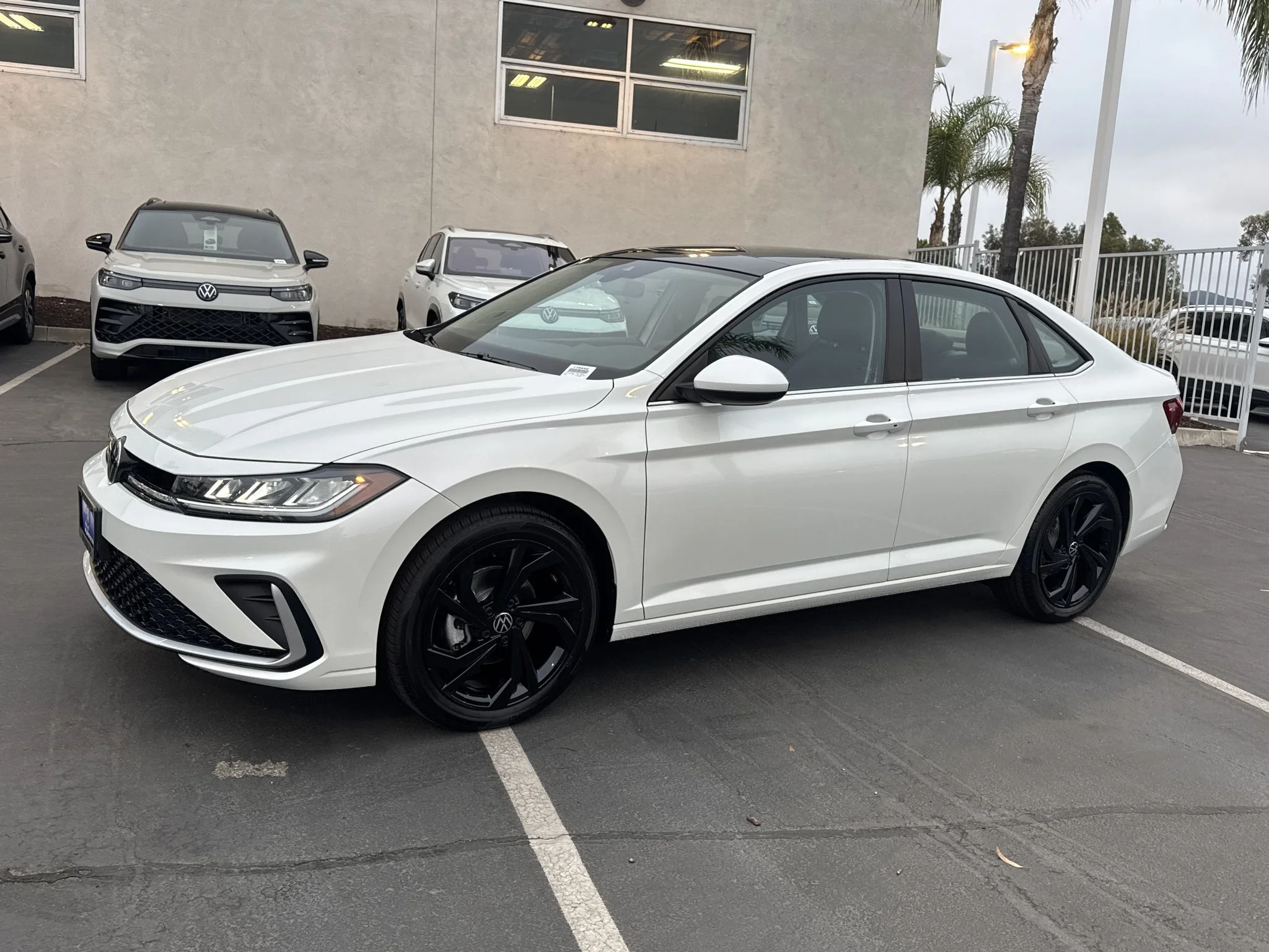New 2026 Opal White Pearl Volkswagen SE image 3
