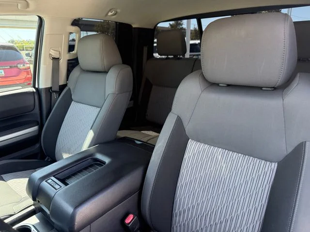 Used 2014 Super White Toyota SR5 image 10