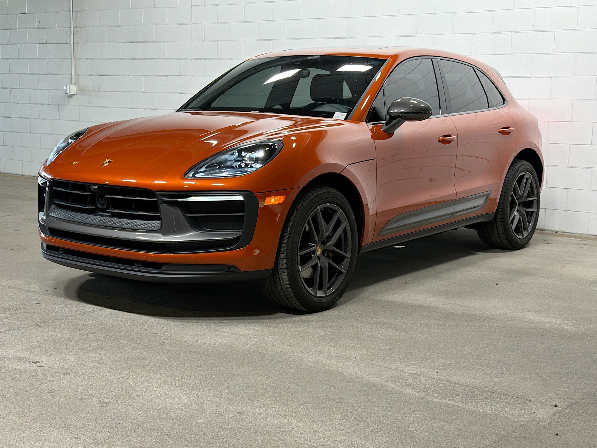 2023 Porsche Macan T's photo