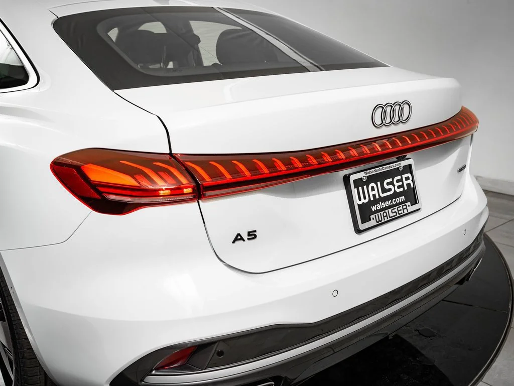 Used 2025 Glacier White Audi 2.0T Premium Plus image 18