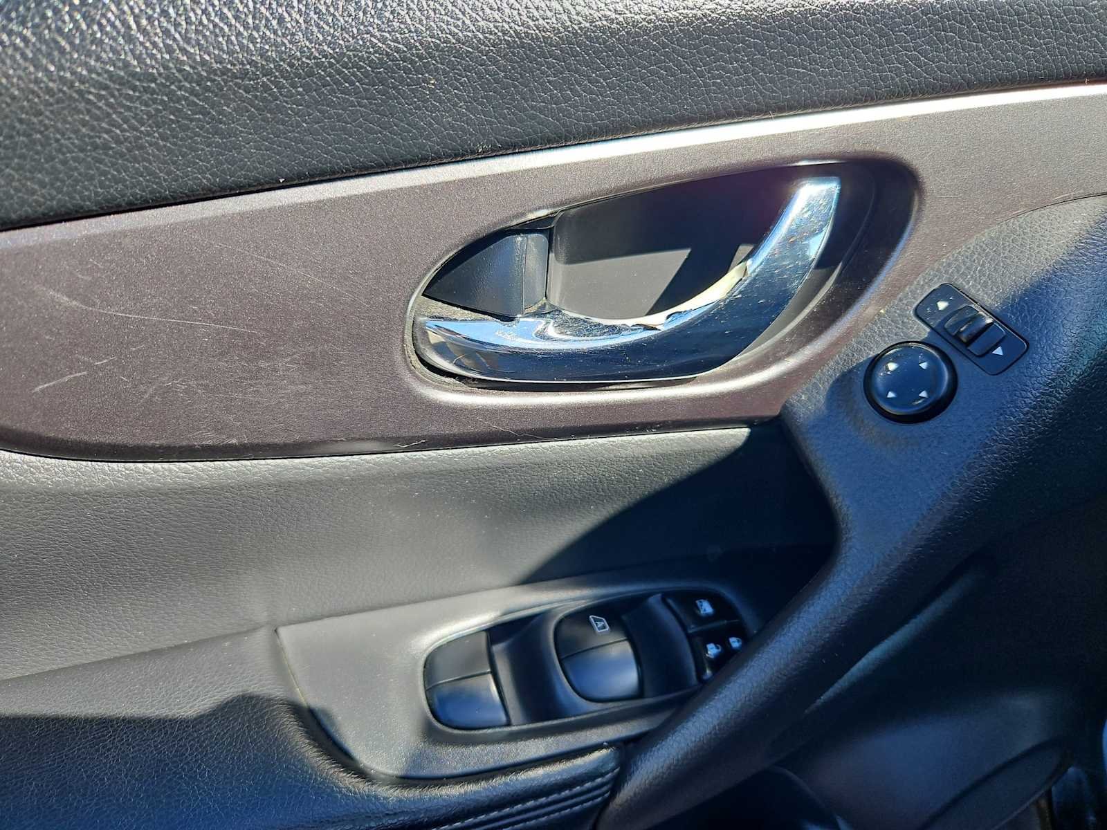 Used 2016 Magnetic Black Nissan SV image 12
