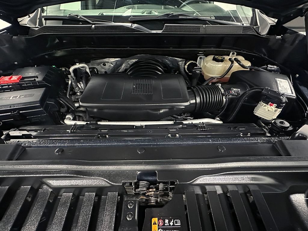 Used 2020 SHADOW GRAY METALLIC Chevrolet Custom image 32