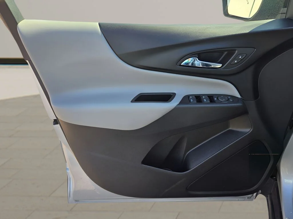 Used 2022 Silver Chevrolet LS image 15