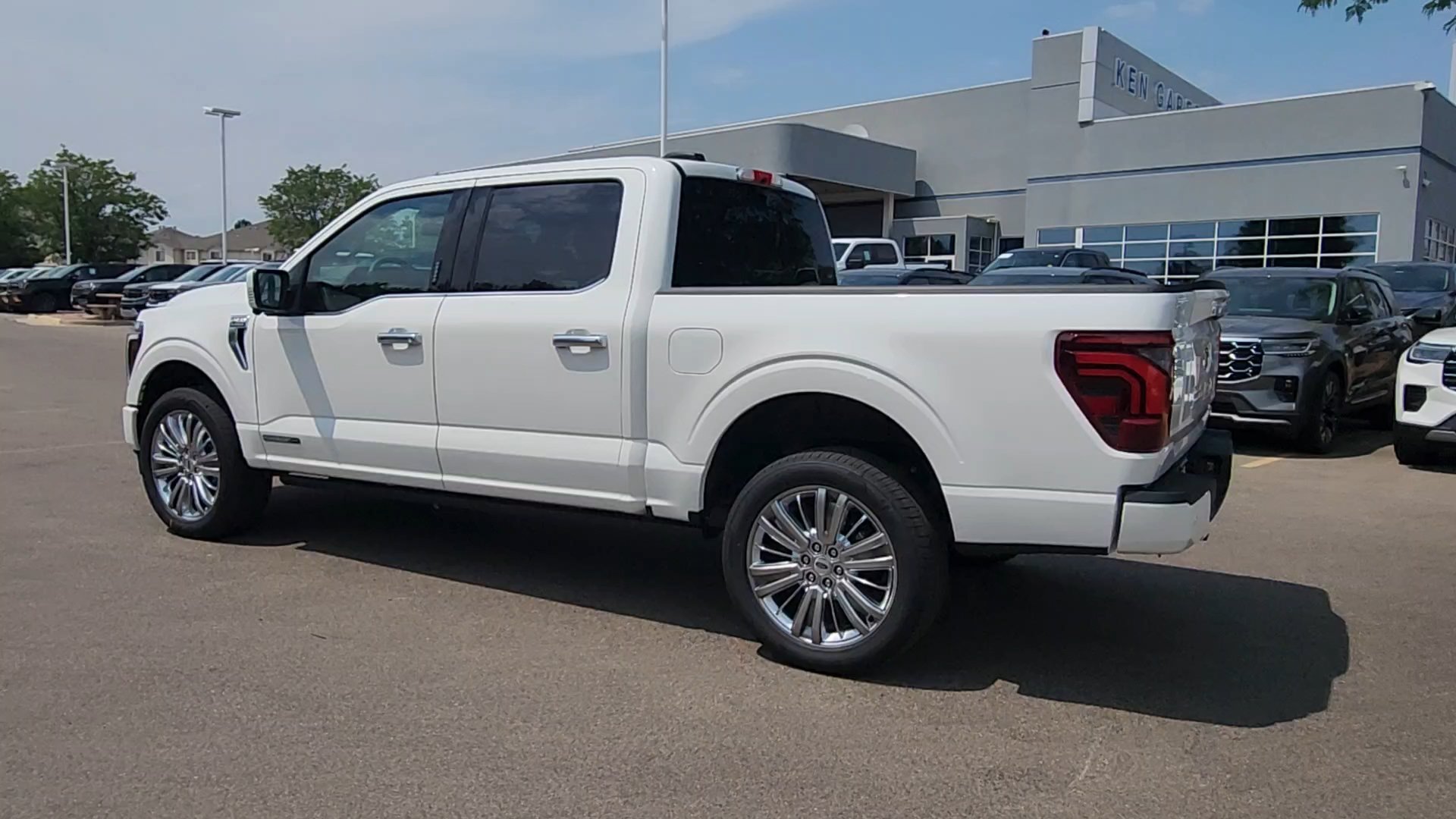 New 2026 Star White Metallic Tri-Coat Ford Platinum image 6