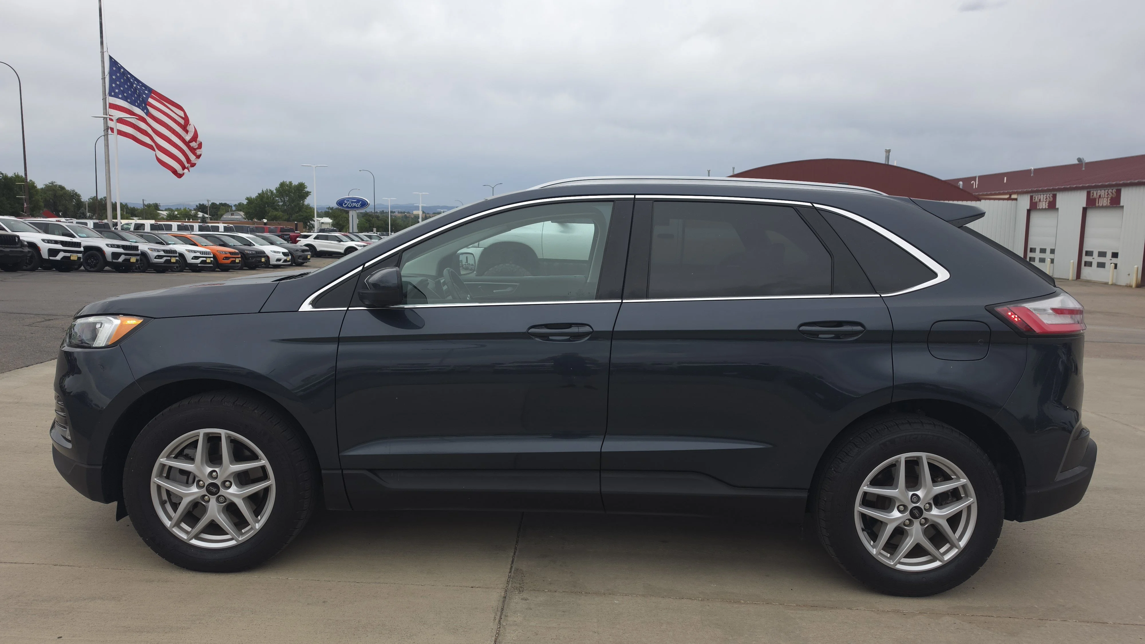 Used 2024 Blue Ford SEL image 8