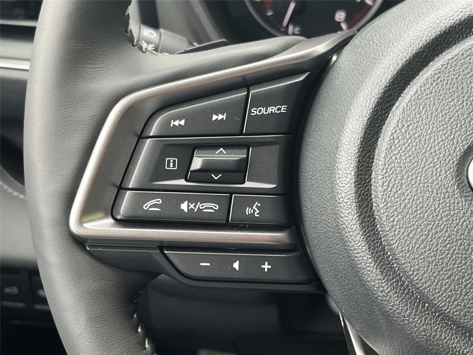 New 2026 CRYSTAL WHITE PEARL Subaru Touring 7-Passenger image 31