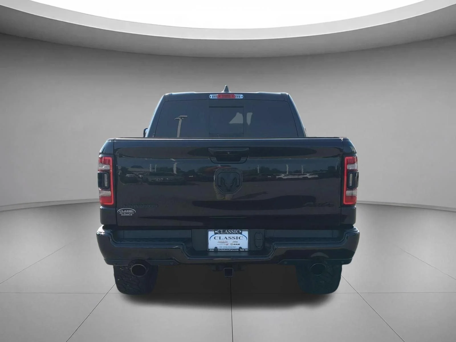 Used 2024  RAM TRUCK LARAM image 4
