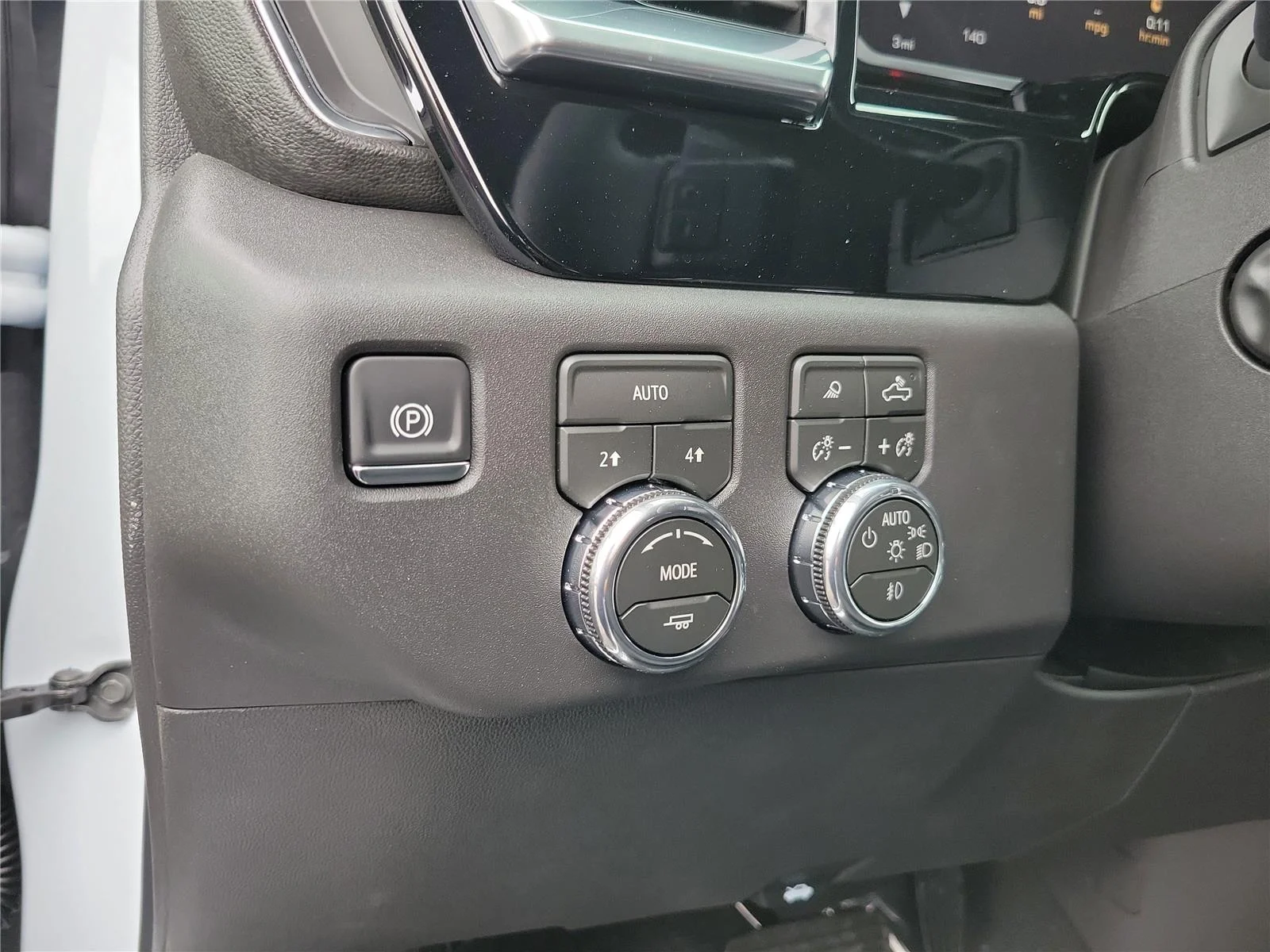 New 2026 Glacier White Tricoat GMC SLT image 22