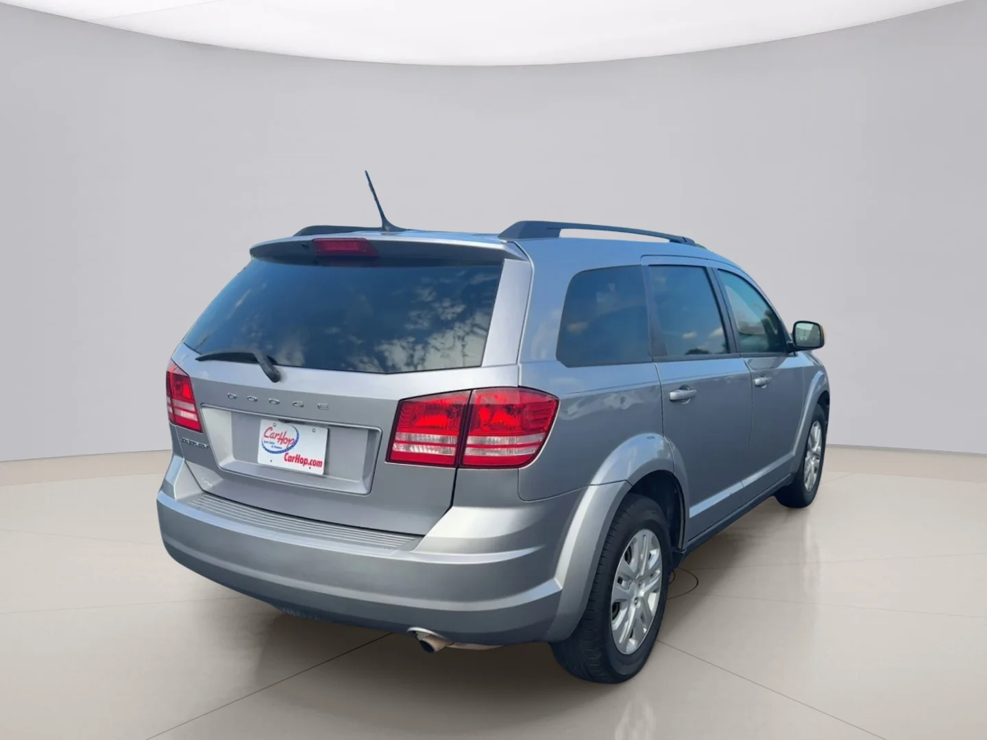 Used 2018 Silver Dodge SE image 5