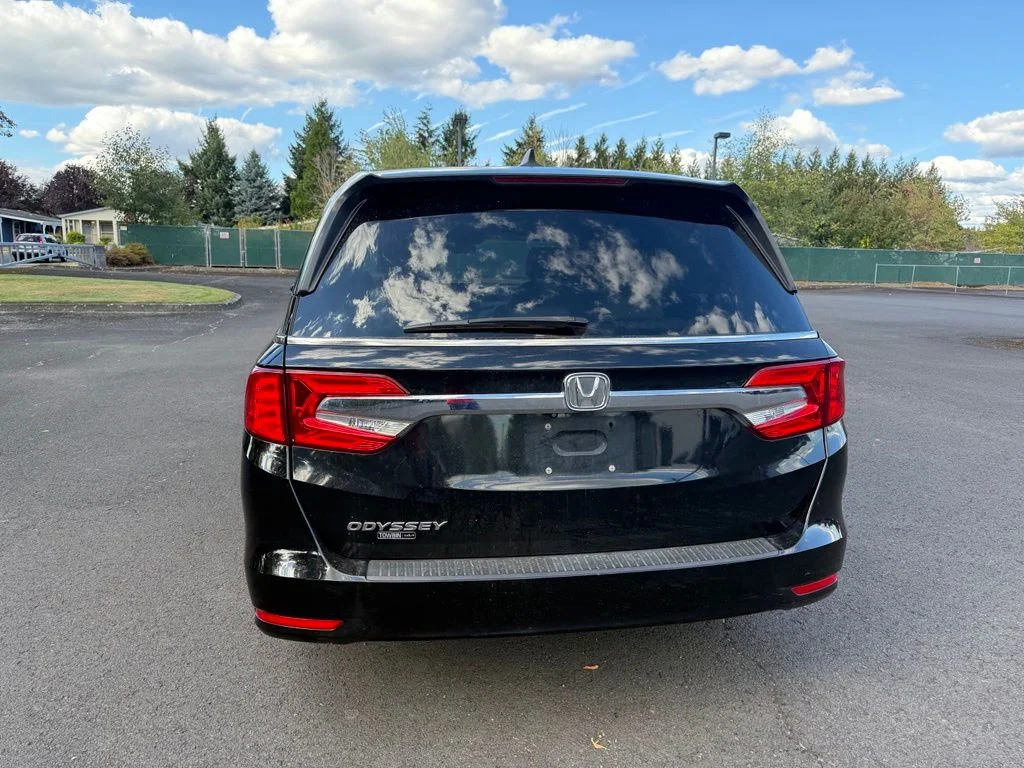 Used 2018 Crystal Black Pearl Honda EX-L image 6