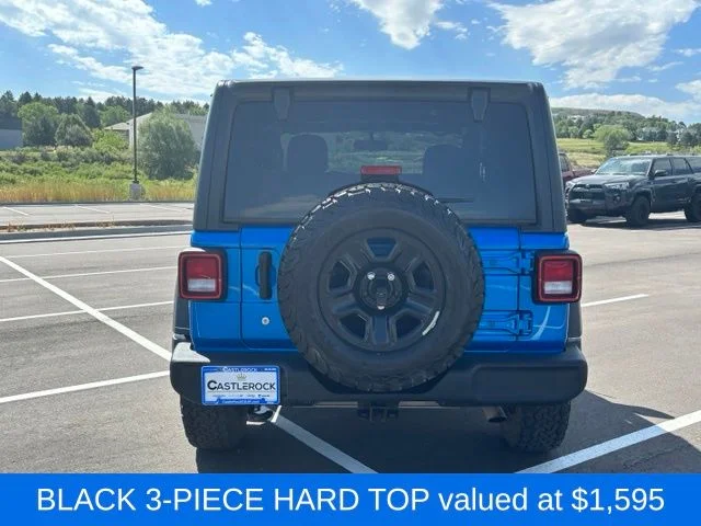 Used 2021 Blue Jeep Sport image 4