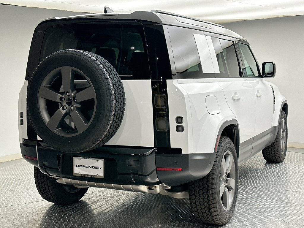 New 2026 Fuji White Land Rover S image 3