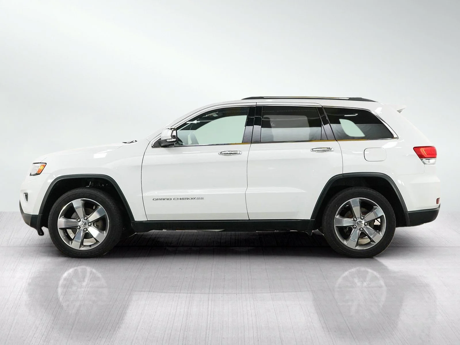 Used 2014 Jeep Grand Cherokee Limited with VIN 1C4RJFBG3EC478467 for sale in Hopkins, MN
