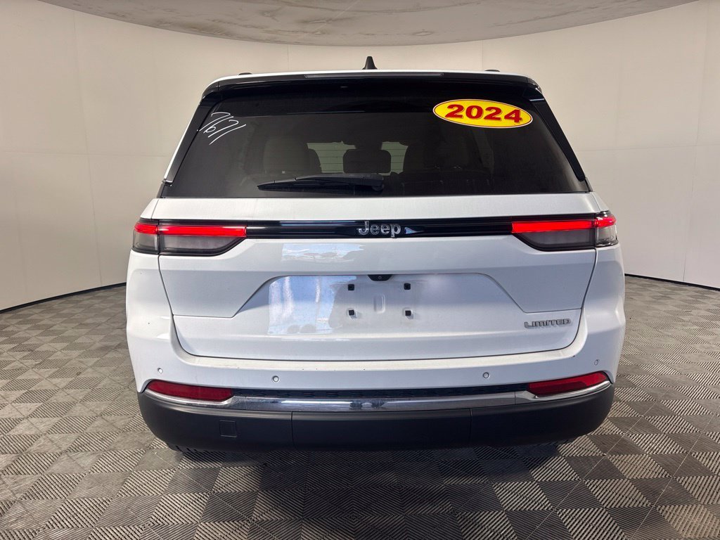 Used 2024 White Jeep Limited image 4