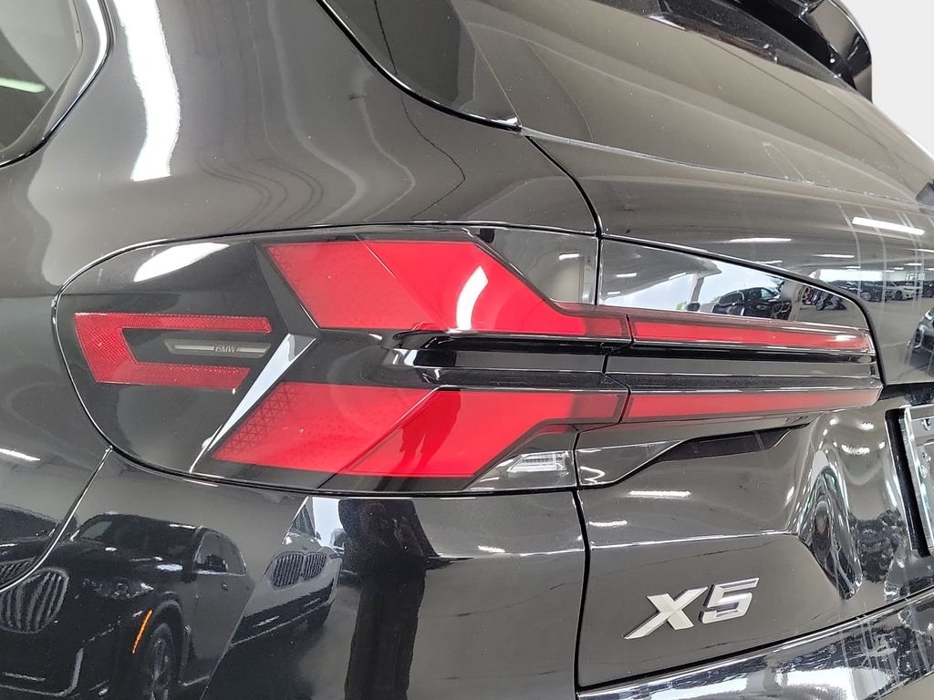 New 2026 Black Sapphire Metallic BMW xDrive40i image 28