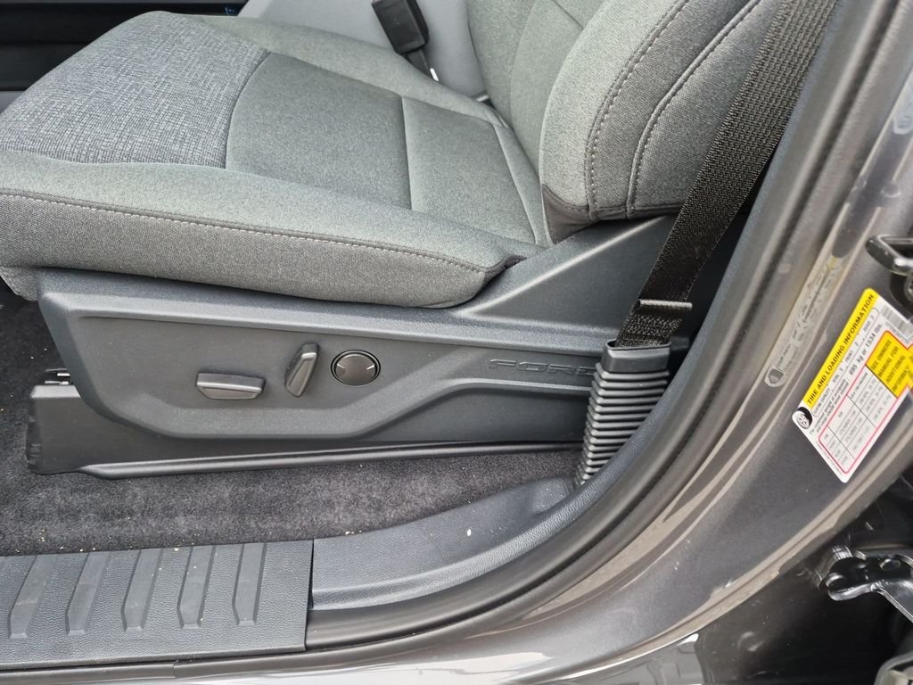 New 2026 Carbonized Gray Metallic Ford XLT image 16
