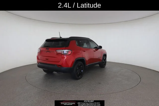 Used 2019 Red Jeep Latitude image 18