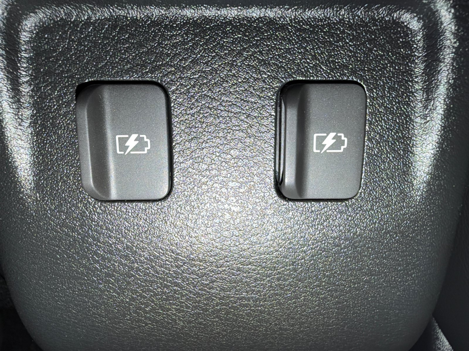 Used 2023 Gray/Super Black Nissan SR image 24