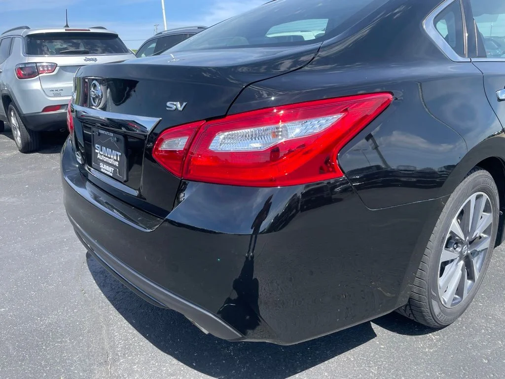Used 2017 Super Black Clearcoat Nissan 2.5 SV image 26
