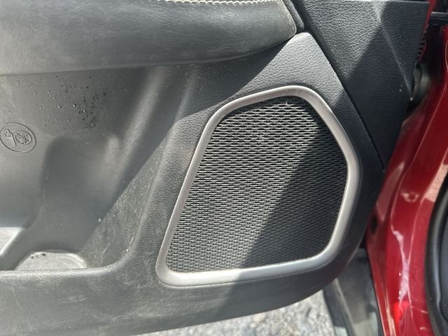 Used 2019 Red Jeep Latitude image 24